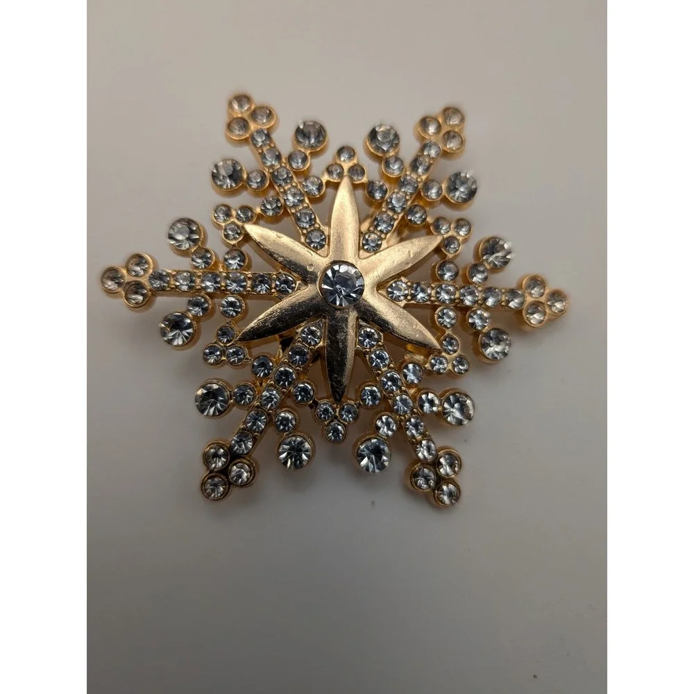 Gold Tone Rhinestone Snowflake Brooch Pin Holiday Winter Starburst Sparkle 2.25